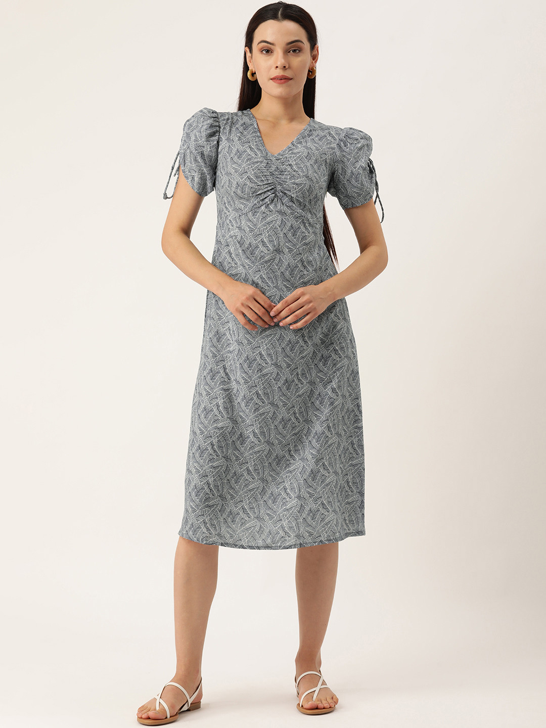 MELOSO Women Blue & White Abstract Printed Ruched A-Line Midi Dress