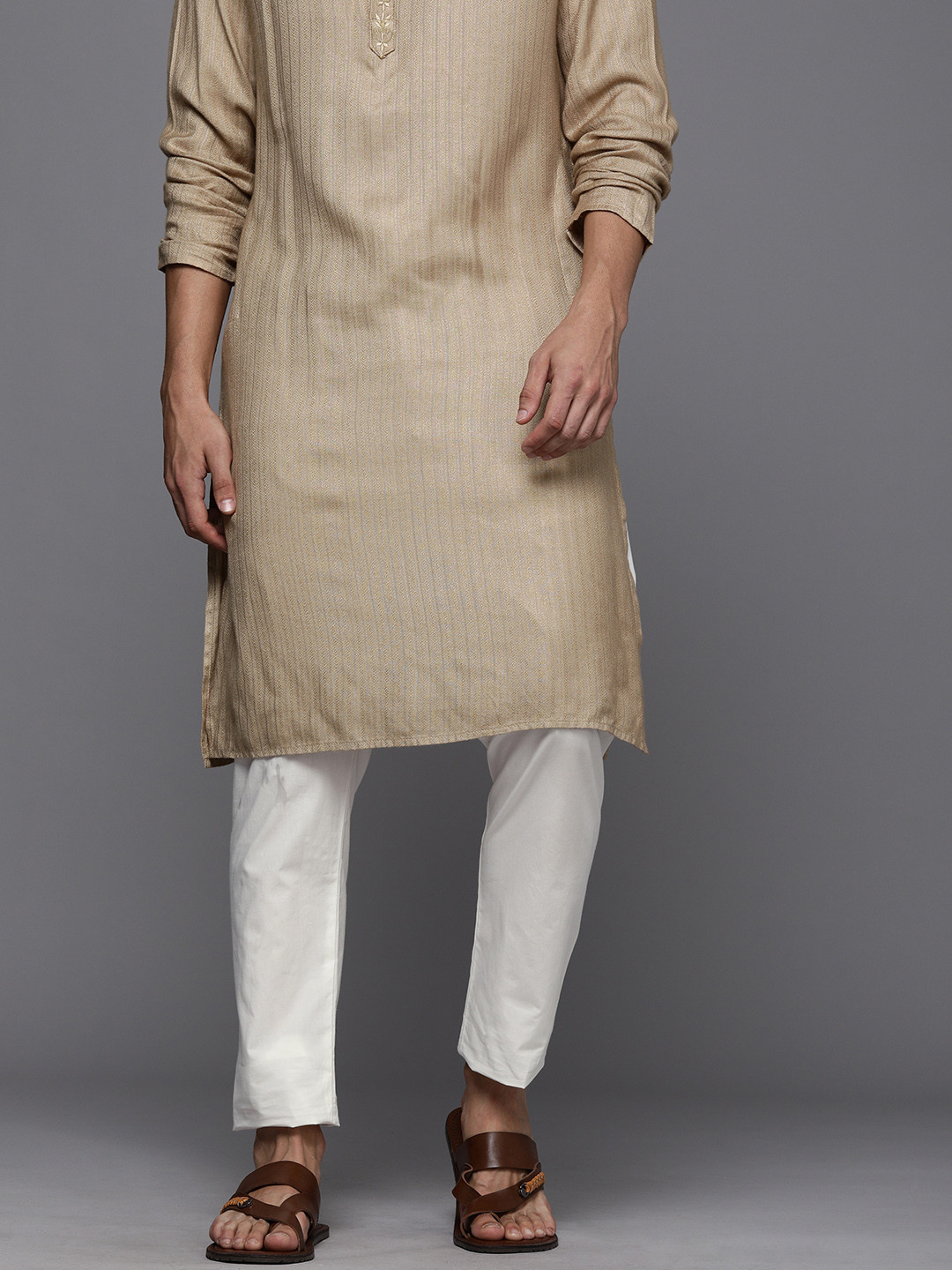 Manyavar Men Off White Solid Pyjama