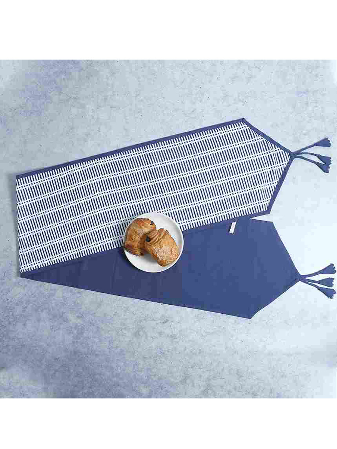 Wonderchef Blue & White Printed Pure Cotton Como Table Runner