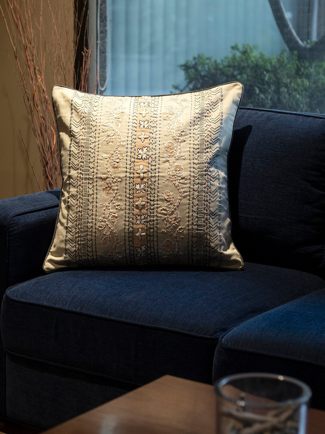 MASPAR Nostalgic Attire Figure Outline Embroidered Cotton Cushion Cover - 20x20In