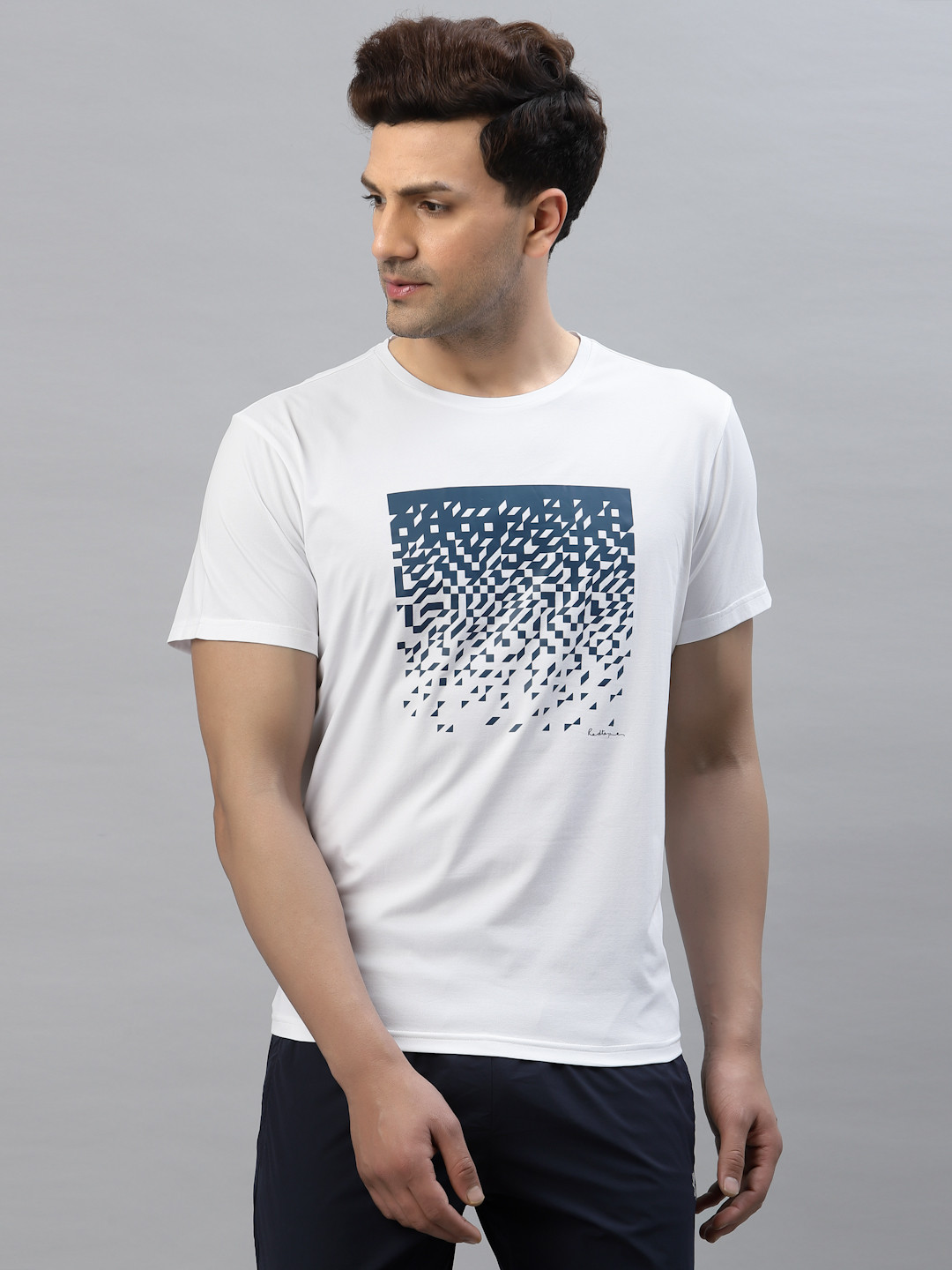 Red Tape Men White Printed Training or Gym T-shirt