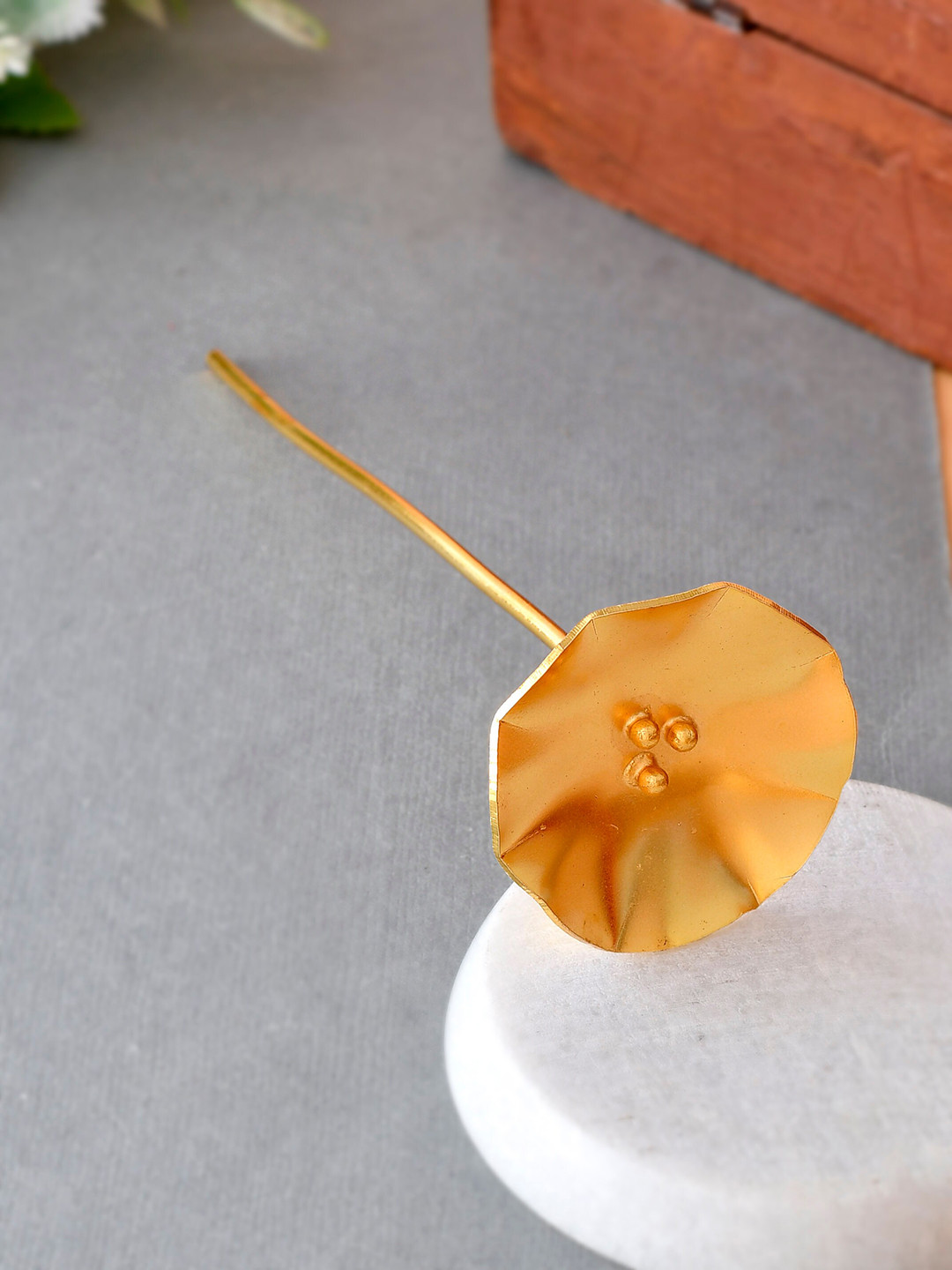 Silvermerc Designs Women Gold-Toned Beaded Hairstick
