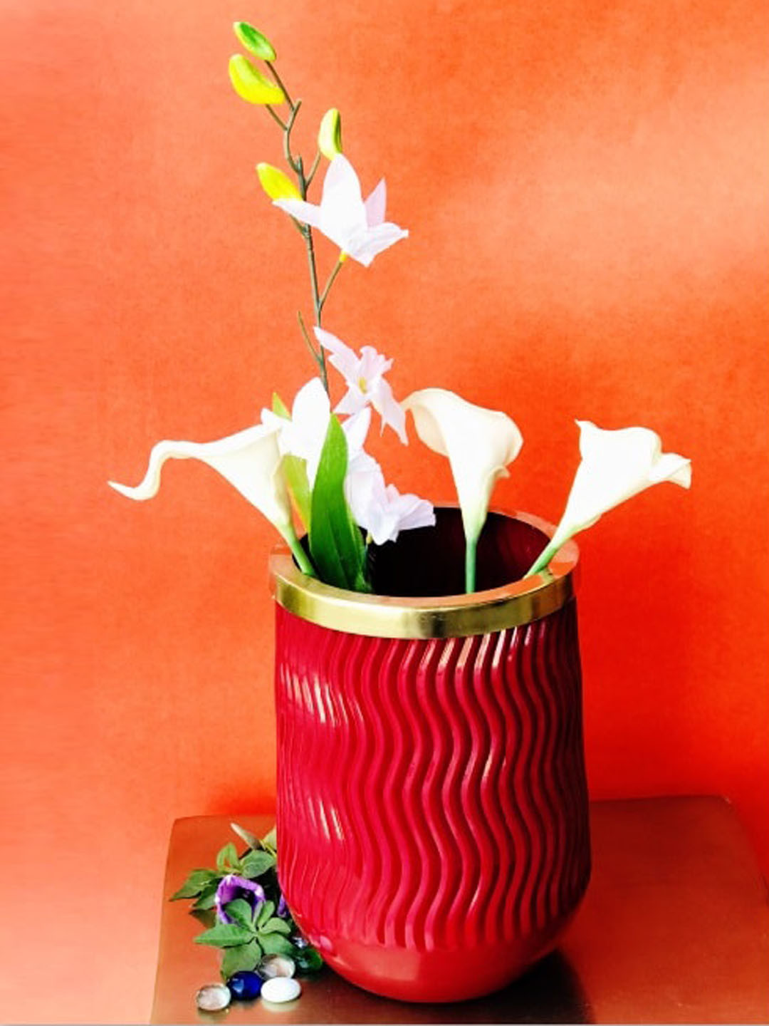 Folkstorys Handmade Metal Blazing Red Table Vase