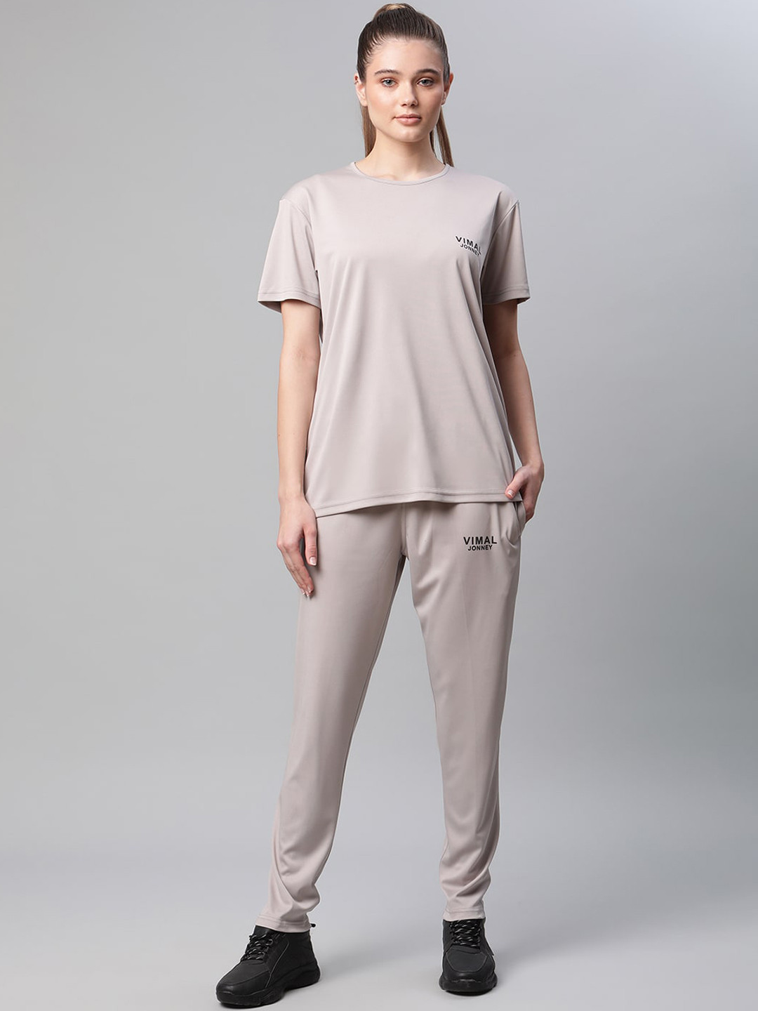 MACK JONNEY JONNEY Women Grey Solid Tracksuit