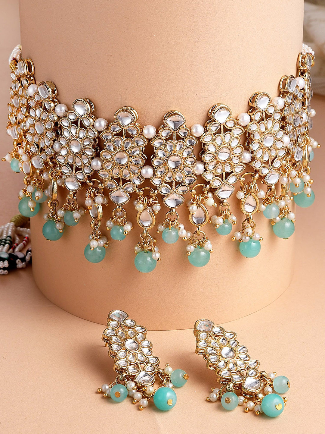 KARATCART Gold-Plated White & Blue Kundan-Studded & Beaded Jewellery Set