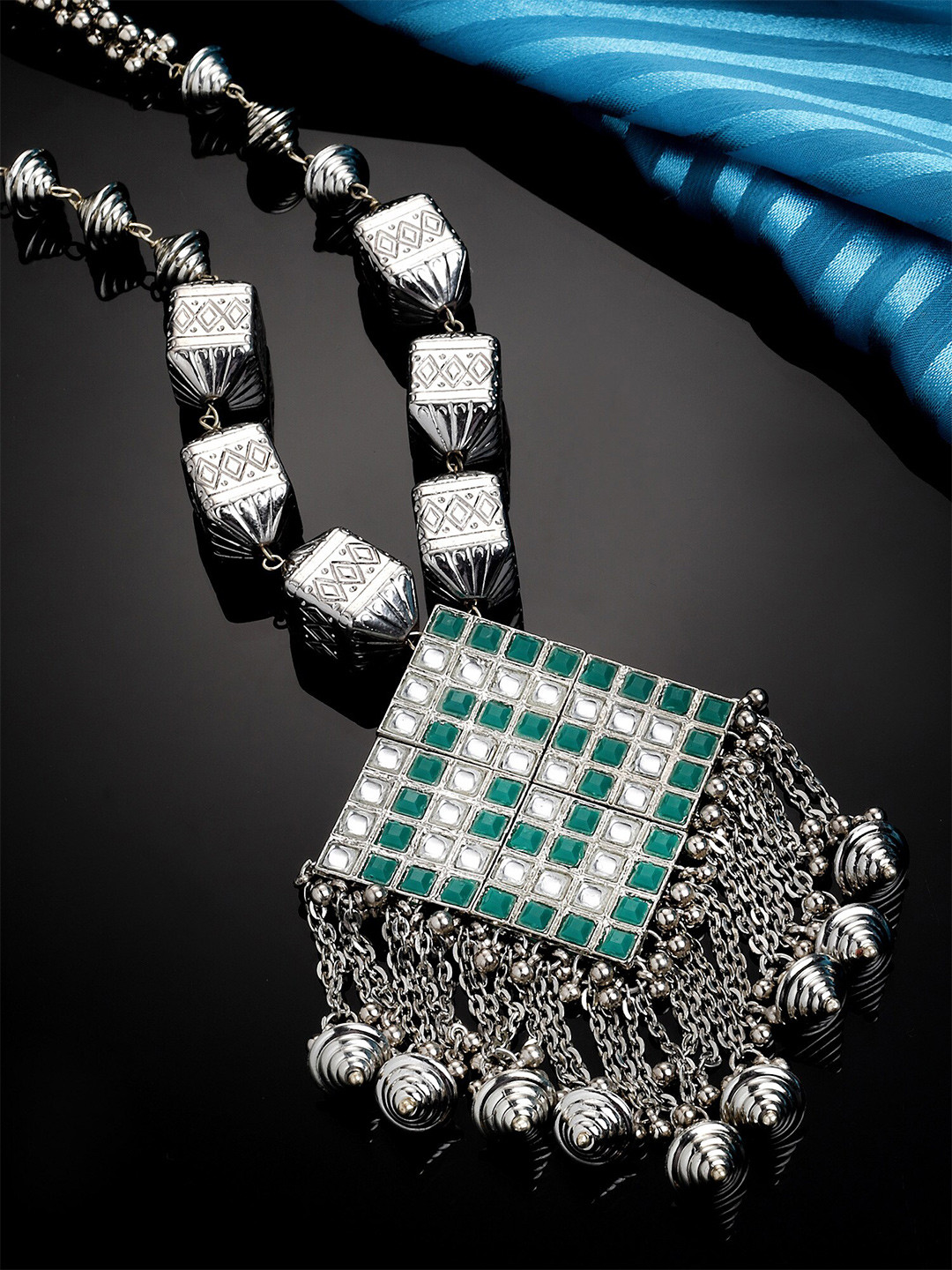 KARATCART Women Green Necklace and Chains