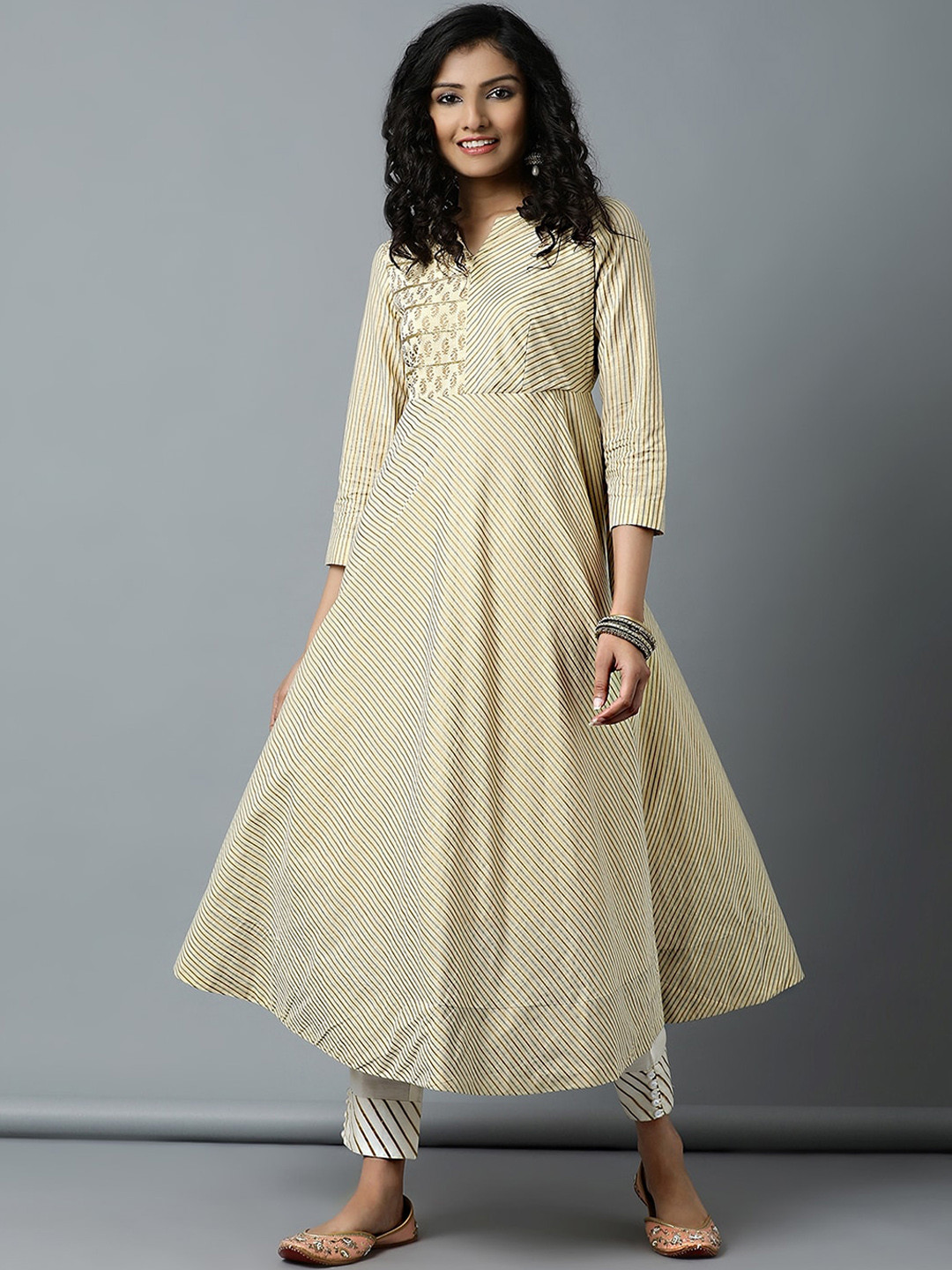 Indian Dobby Women Cream-Coloured & Gold-Toned Ethnic Motifs Printed Gotta Patti Anarkali Kurta