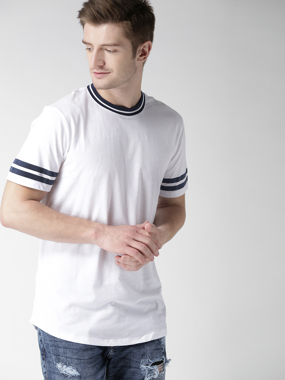 FOREVER 21 Men White Solid Round Neck 