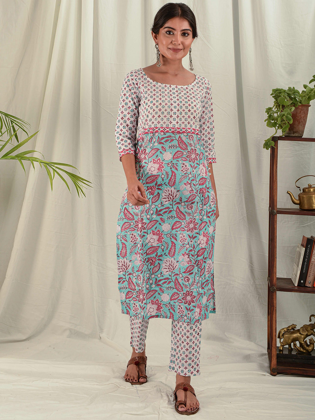 House of Dhaaga Women Blue Floral Printed Block Print Kurta