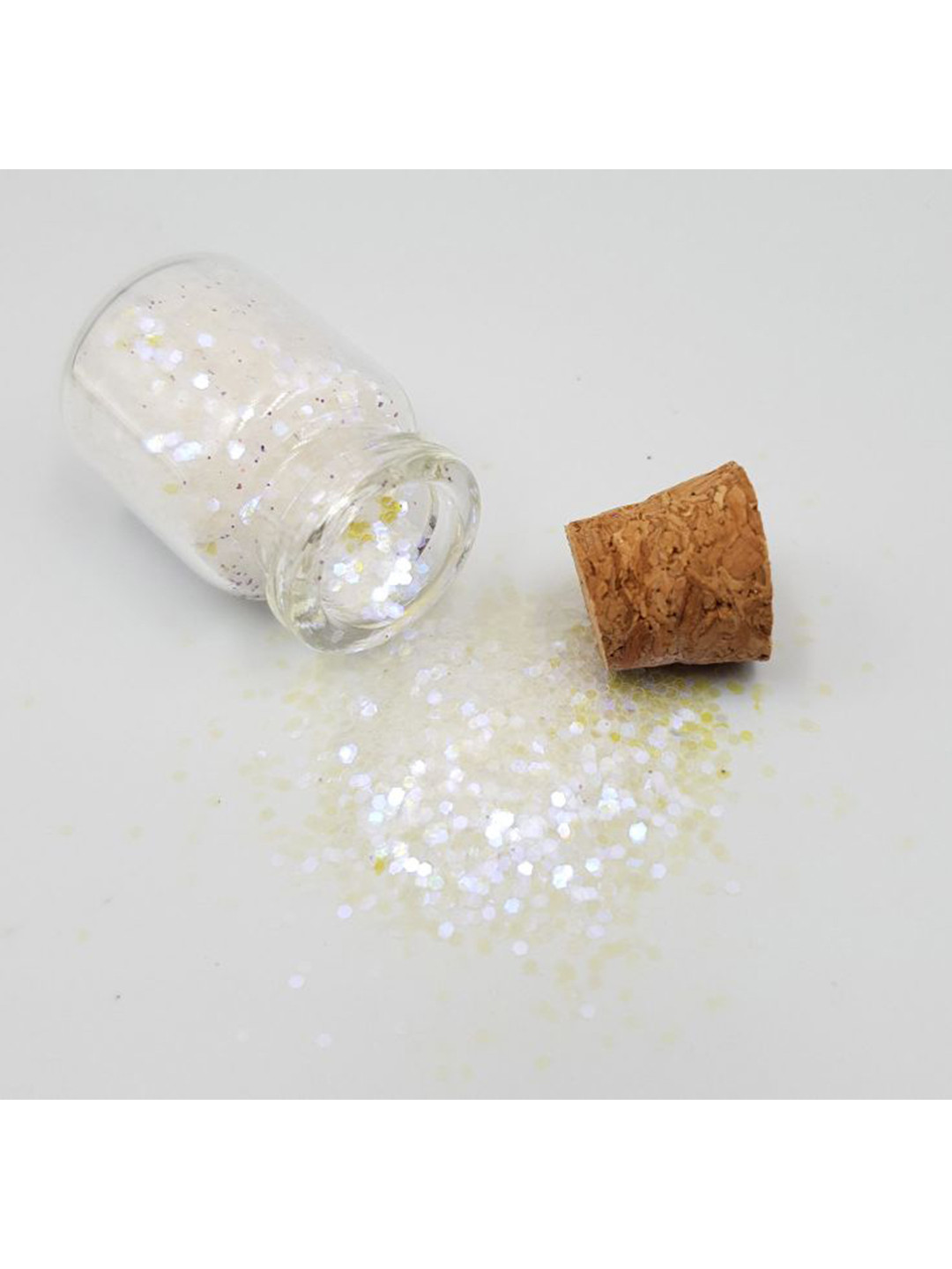 KINGDOM OF LASHES Vegan Glitter Eyeshadow - Egg Shell