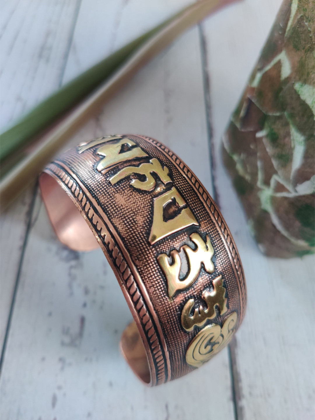 EL REGALO Men Rose Gold & Brown Brass Temple Cuff Bracelet