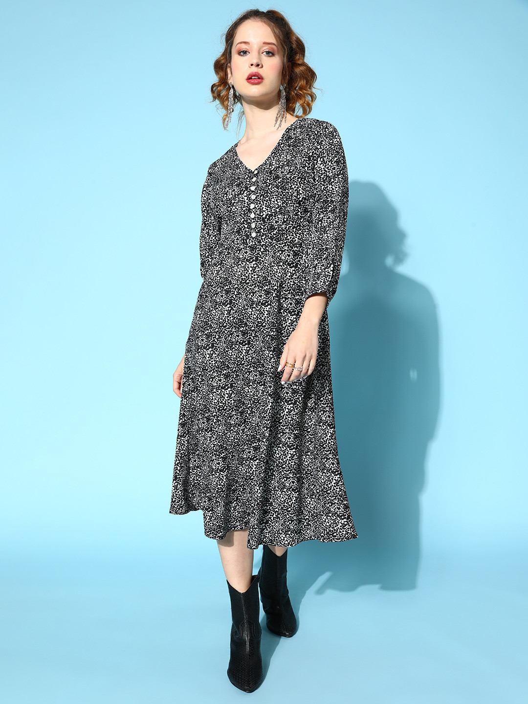 plusS Trendy Beige Abstract Pleated Form Dress