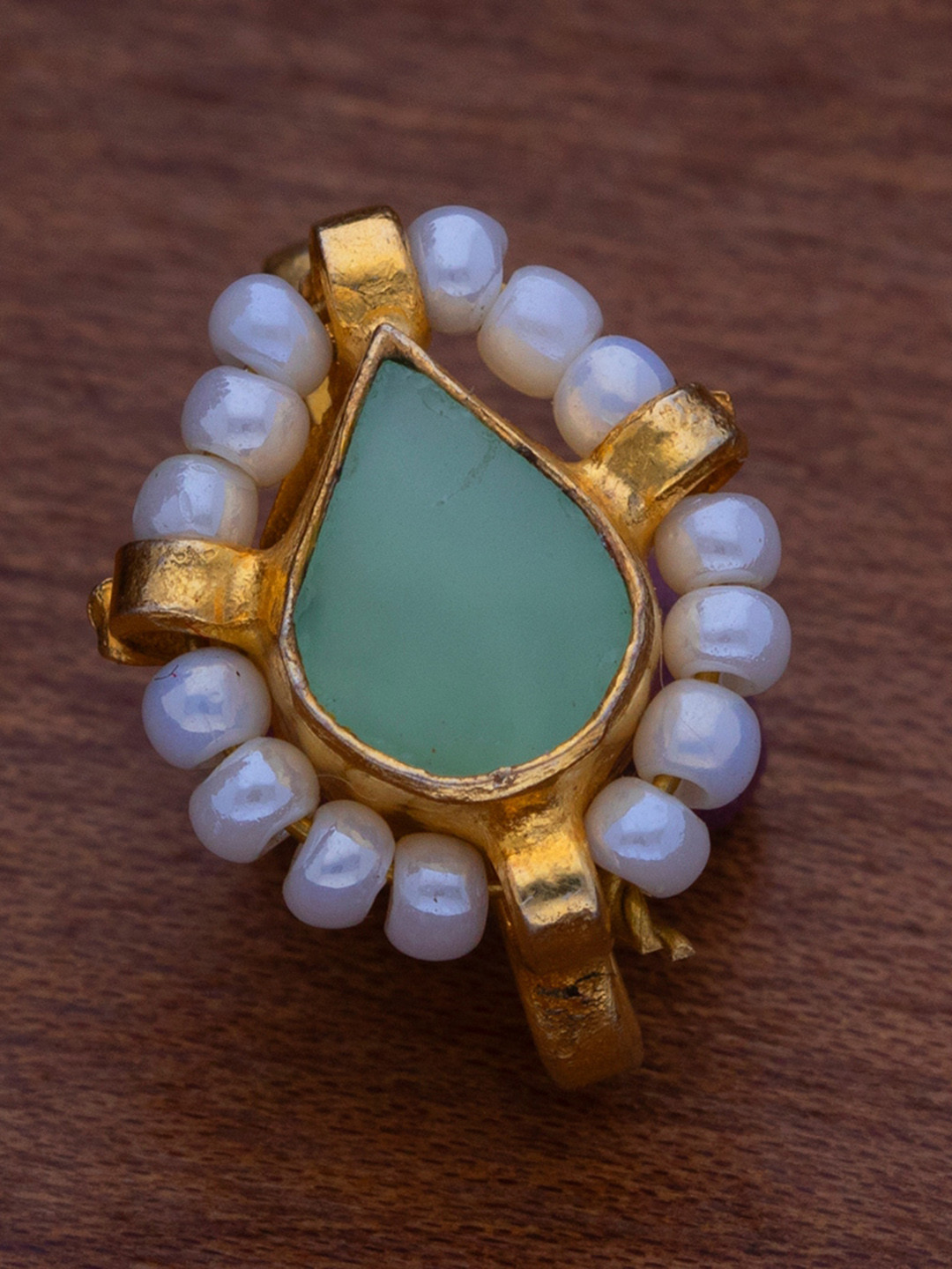 MORKANTH JEWELLERY Gold-Plated White & Sea Green Kundan Studded & Pearls Beaded Nose Pin