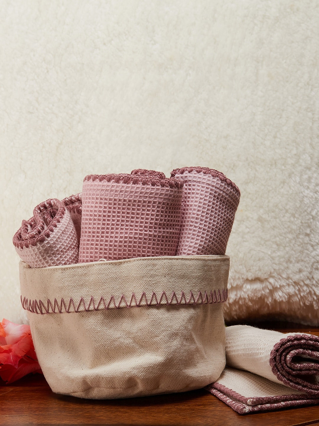 The Wishing Chair Set of 4 Pink Solid 350 GSM Cotton Face Towels