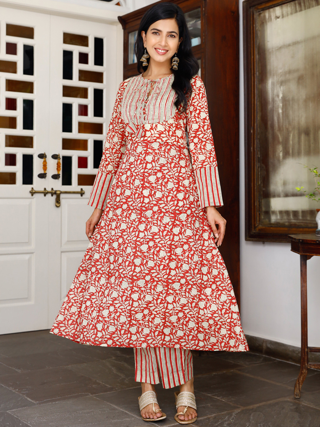 Ambraee Women Red Floral Printed Pure Cotton Kurta with Palazzos