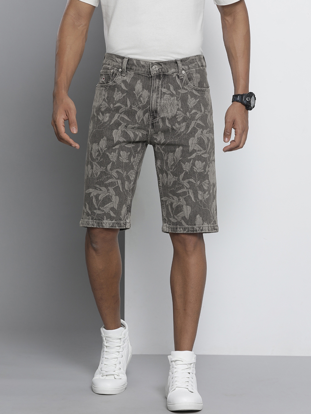 Tommy hilfiger mens grey shorts top