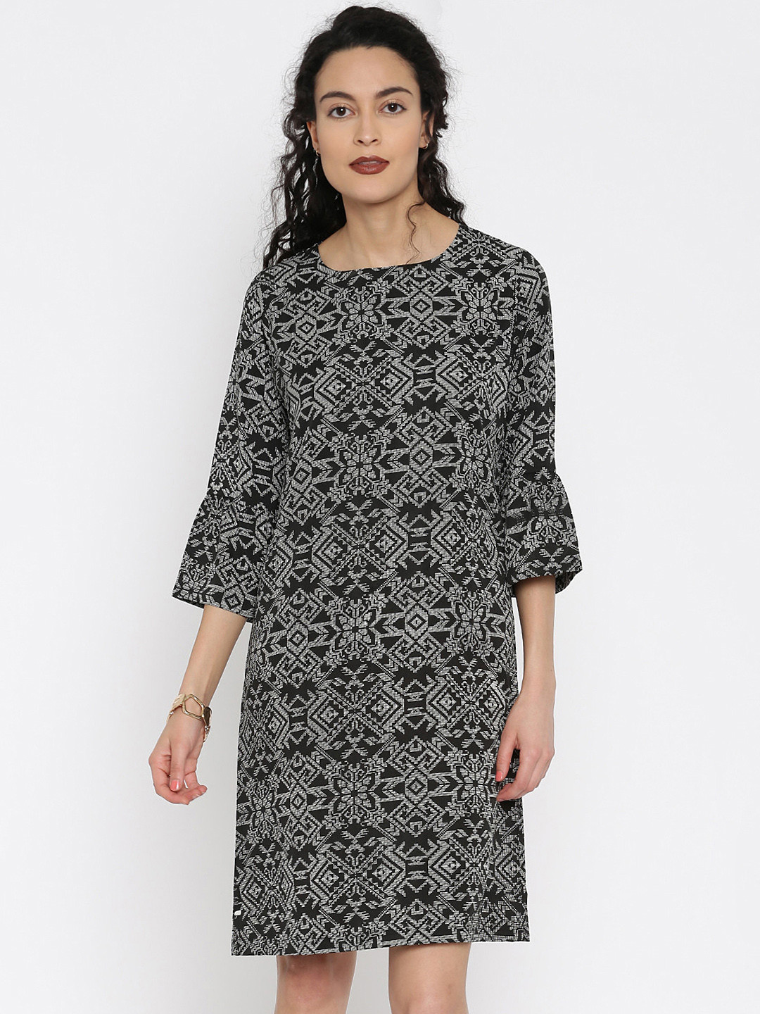 Miss Chase Women Black & White Printed Shift Dress