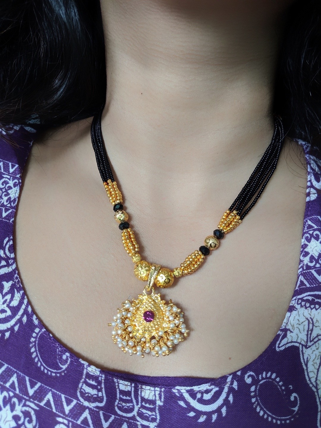 Digital Dress Room Gold-Plated White & Black Beaded Moti Pearls Short Mangalsutra