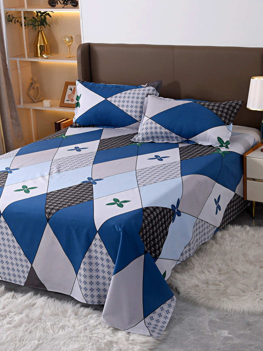 JC HOME Blue Geometric Printed Bedsheet, 2 Pillow Covers  Quilt Cover