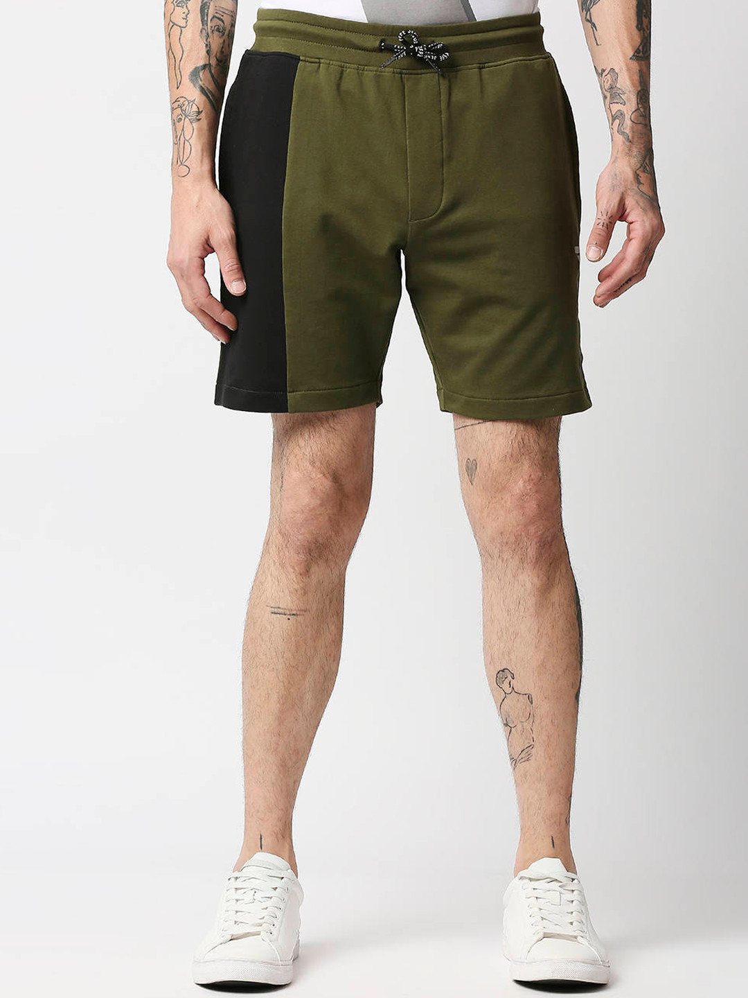 Pepe Jeans Men Olive Green And Black Colourblocked Mid Rise Slim Fit Shorts