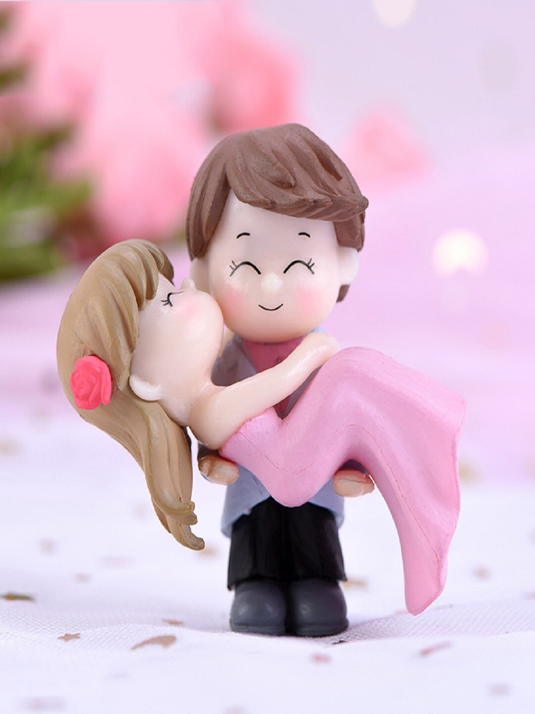 CHOCOZONE Couple Hug Multicoloured Polyresin Glossy Home Office Tiny Showpiece - 2.2 Inches