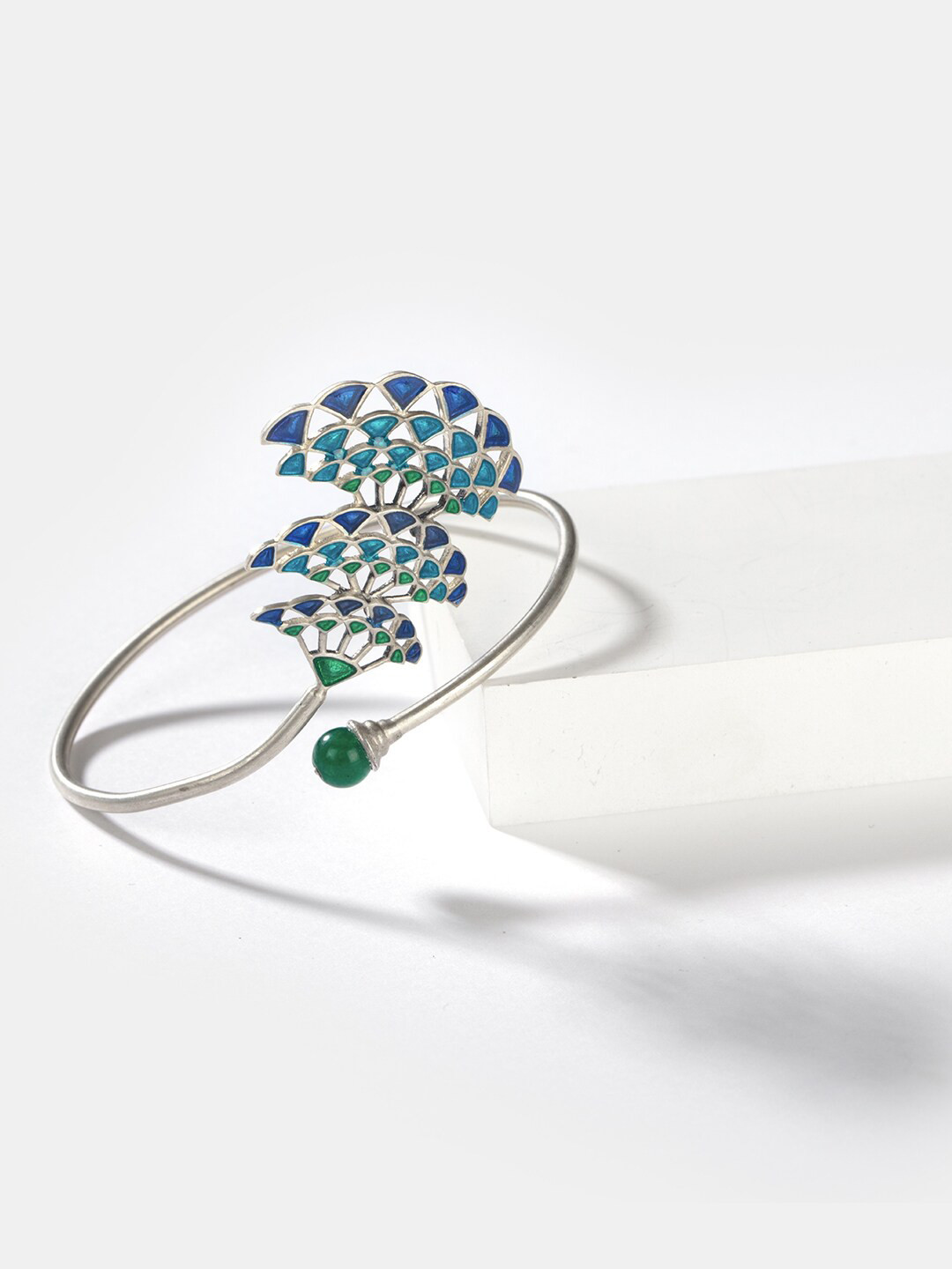 SHAYA Women Silver-Toned & Blue Silver Kada Bracelet