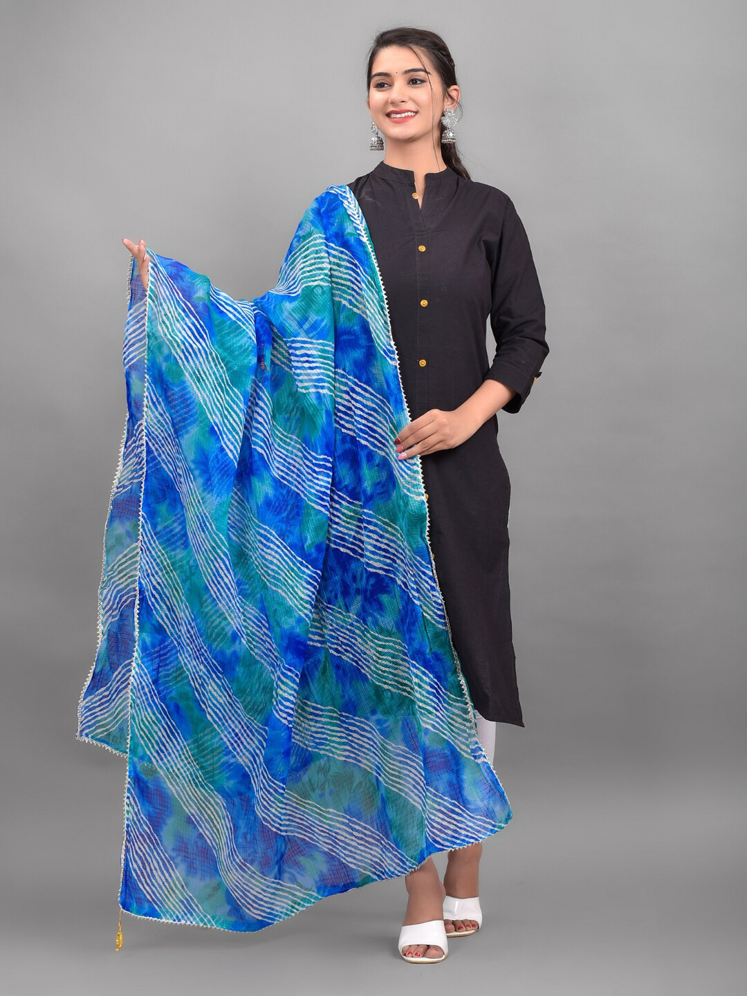 Apratim Blue & Green Printed Leheriya Dupatta