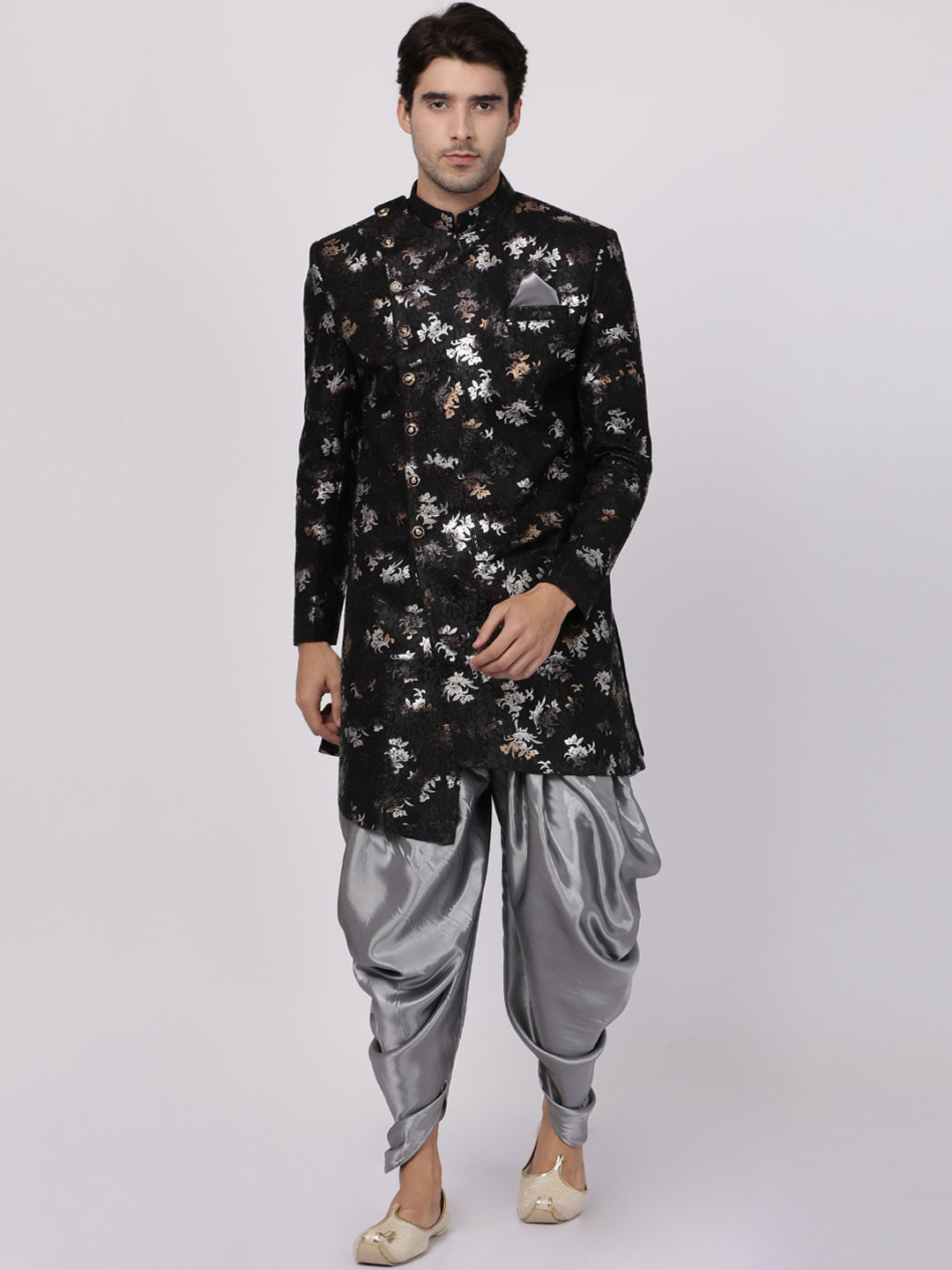 VASTRAMAY Men Black & Silver-Toned Floral Printed Sherwani Set
