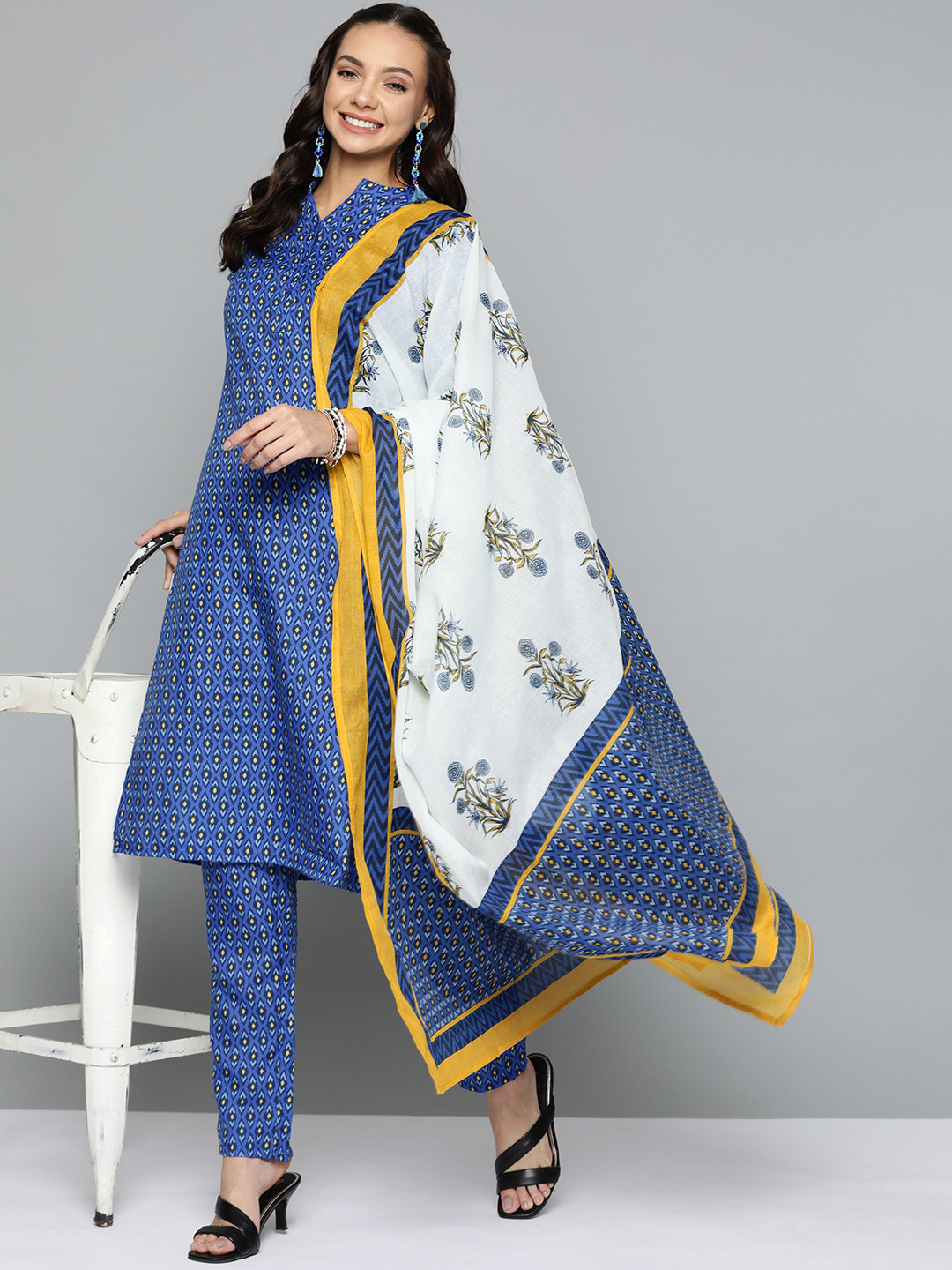 HERE&NOW Women Blue Printed Kurta with Trousers & Dupatta