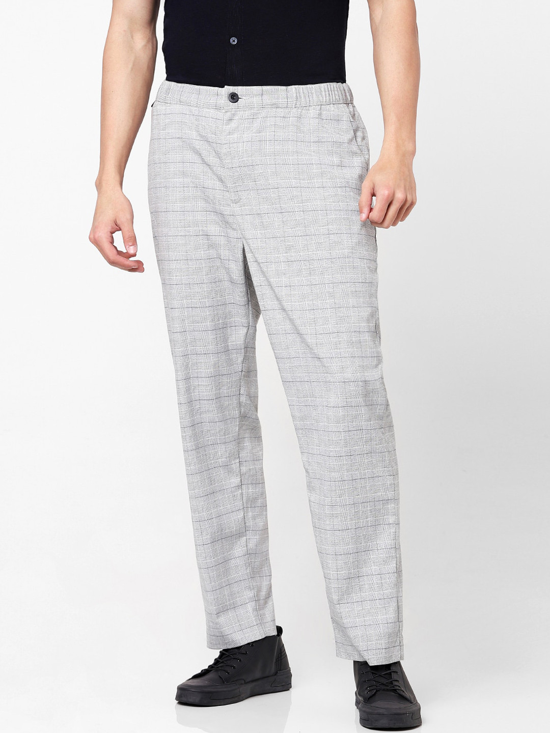 Celio Men Grey Checked Loose Fit Trousers