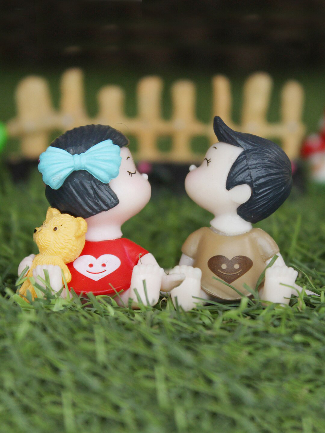 Wonderland Set Of 2 Sitting Kids Miniature Toys