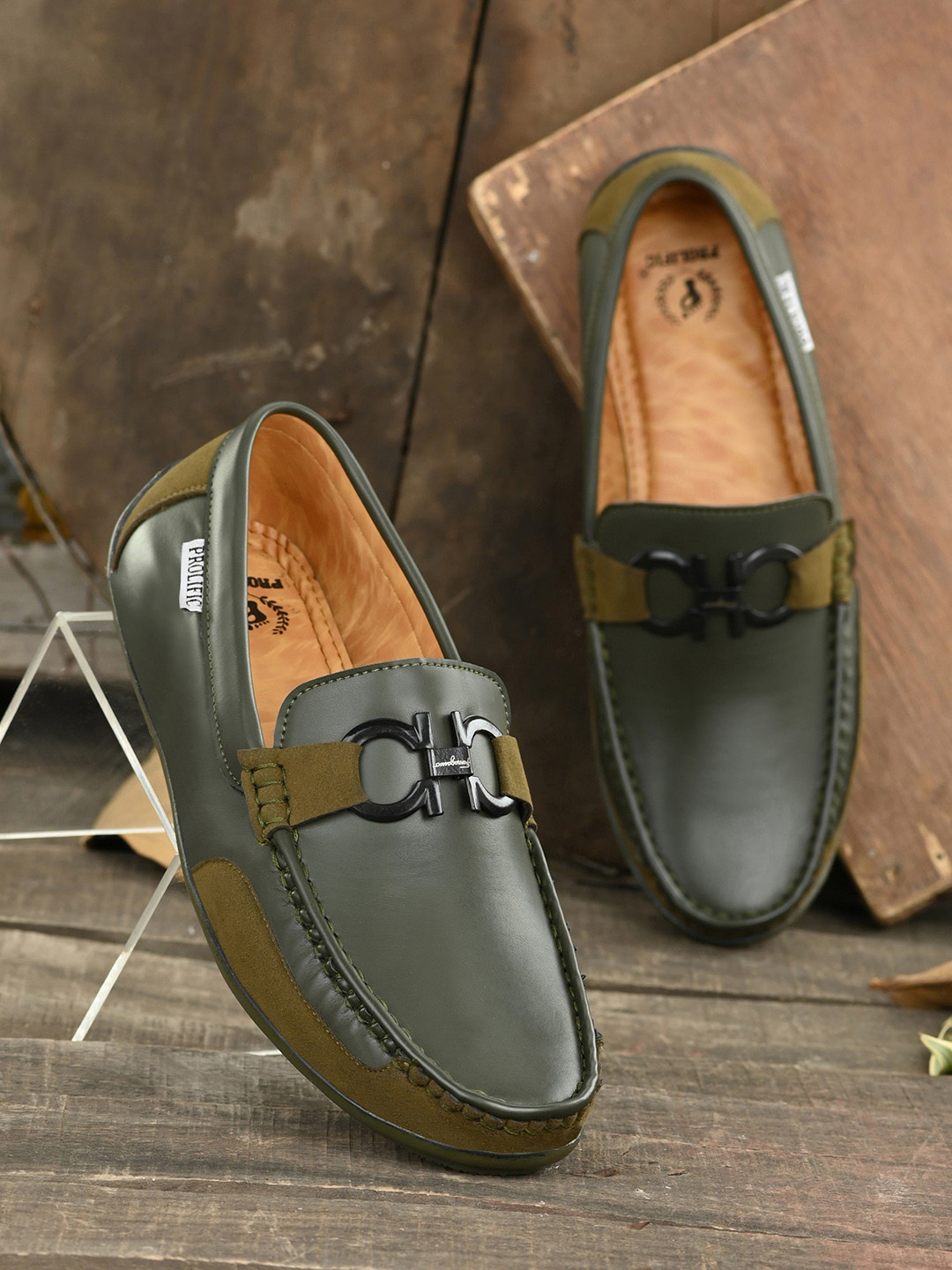 Prolific Men Green Solid Loafers