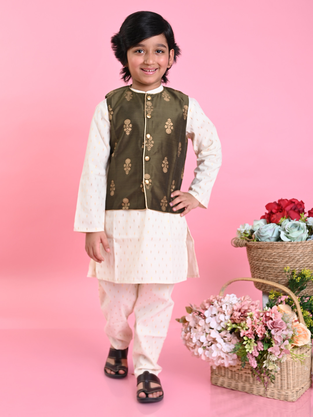 SAKA DESIGNS Boys Off White Pure Cotton Kurta with Pyjamas & Nehru jacket