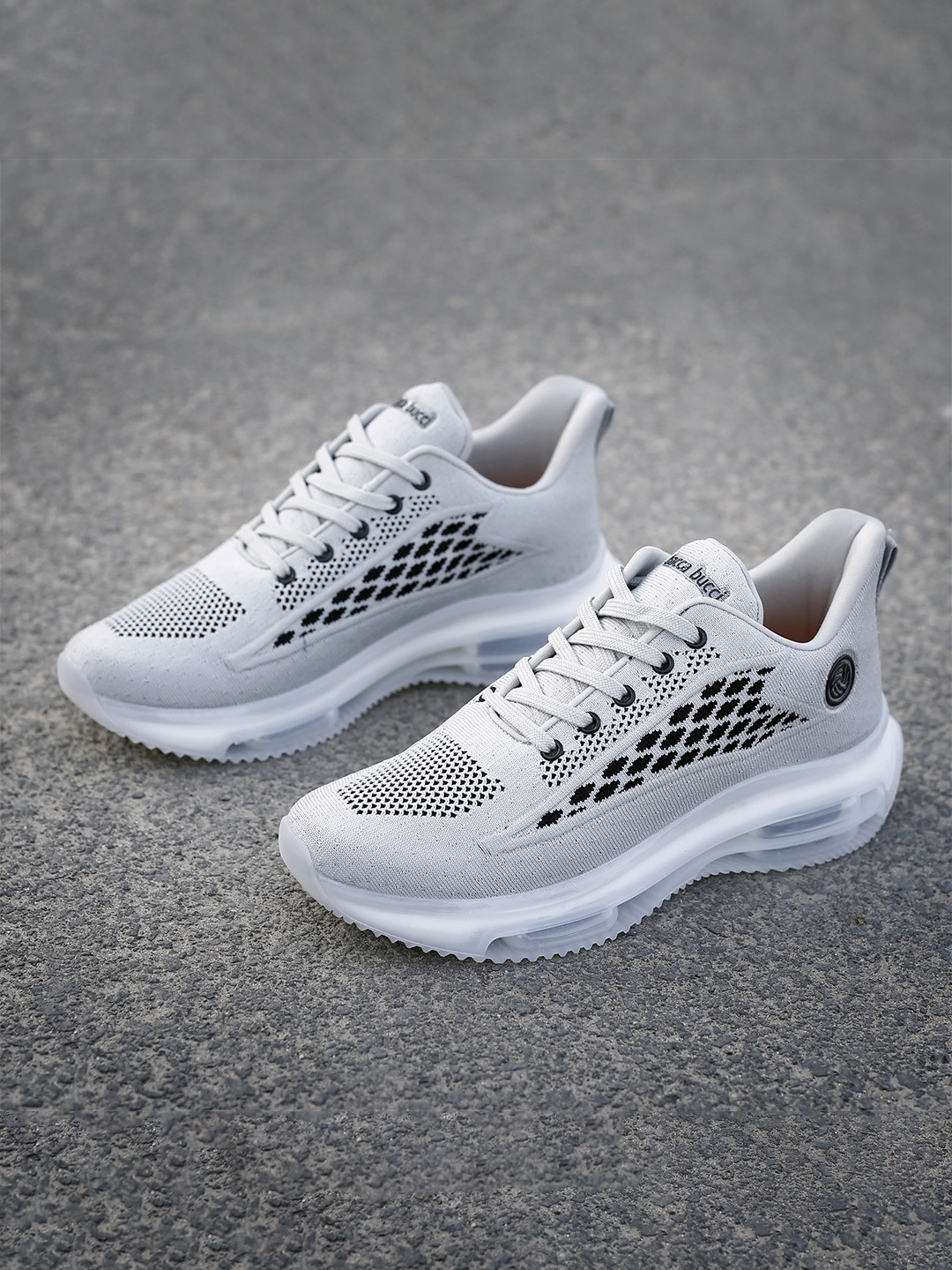 bacca bucci Men Off White Mesh Training or Gym Non-Marking Shoes