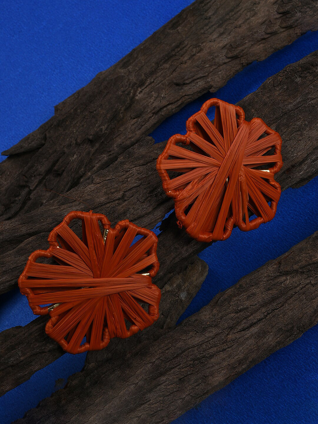 SOHI Red Solid Contemporary Studs Earrings