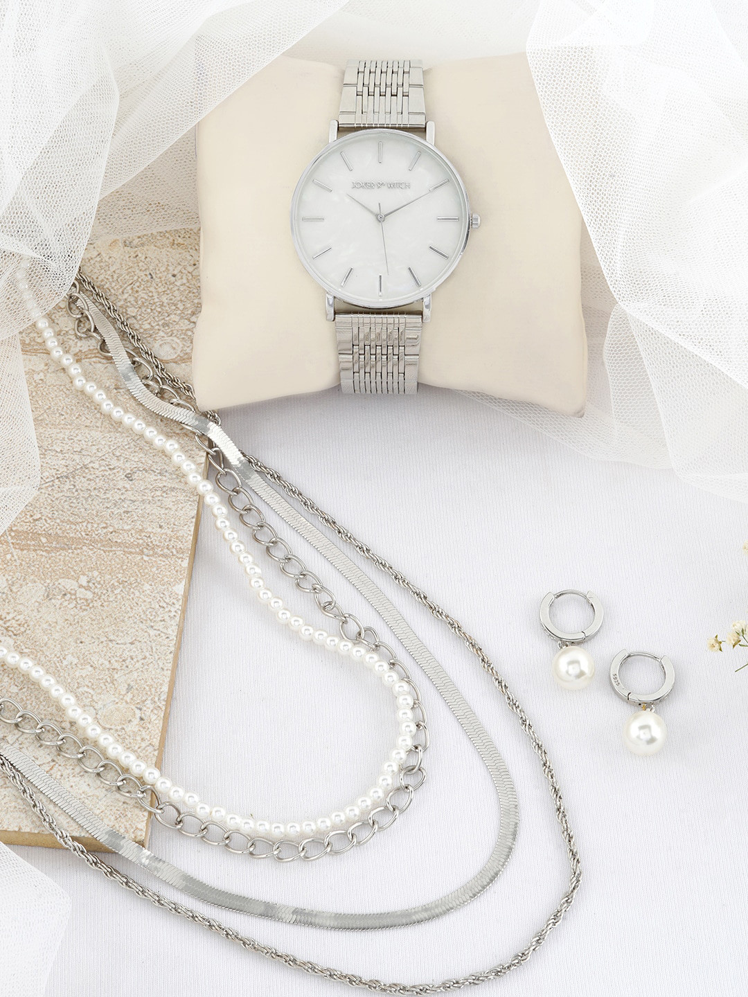 JOKER & WITCH Women Silver-Toned & White Watch & Jewellery Gift Set JWLS416