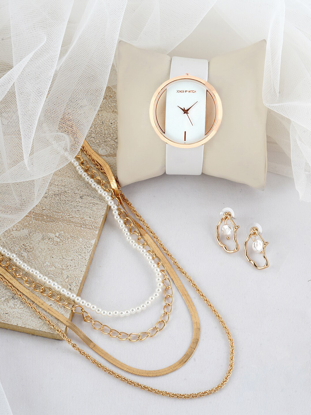 JOKER & WITCH Women White & Silver Toned Leroy Watch & Bracelet Gift Set