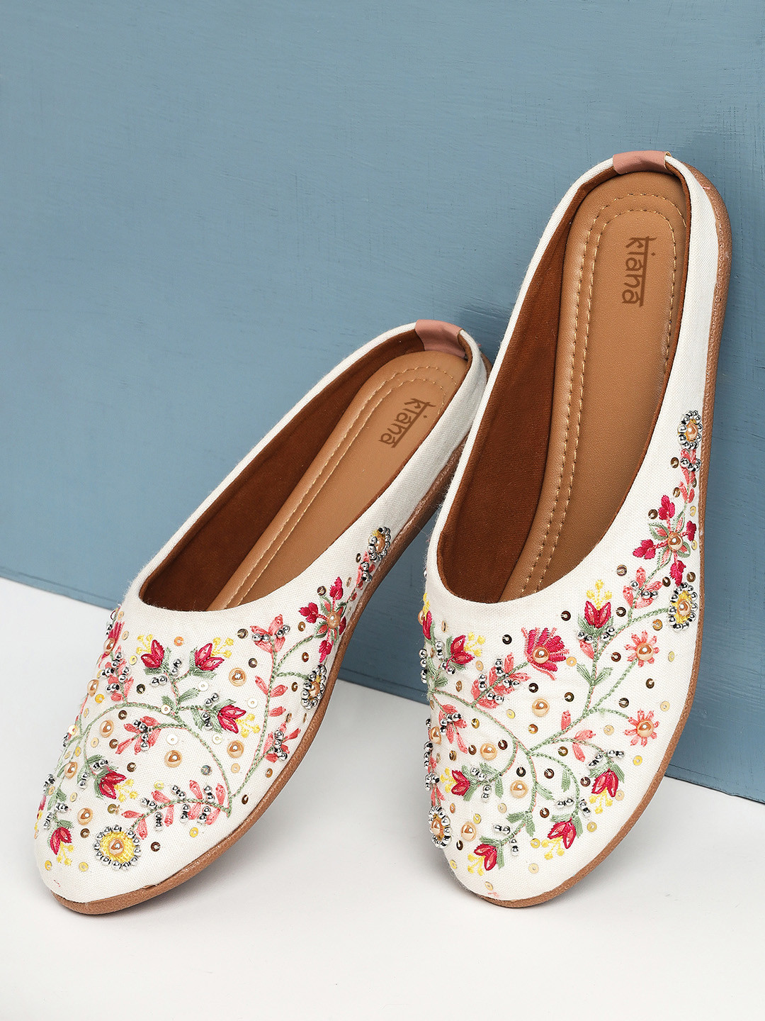 Kiana House Of Fashion Women White & Pink Embellished Ethnic Mules Flats