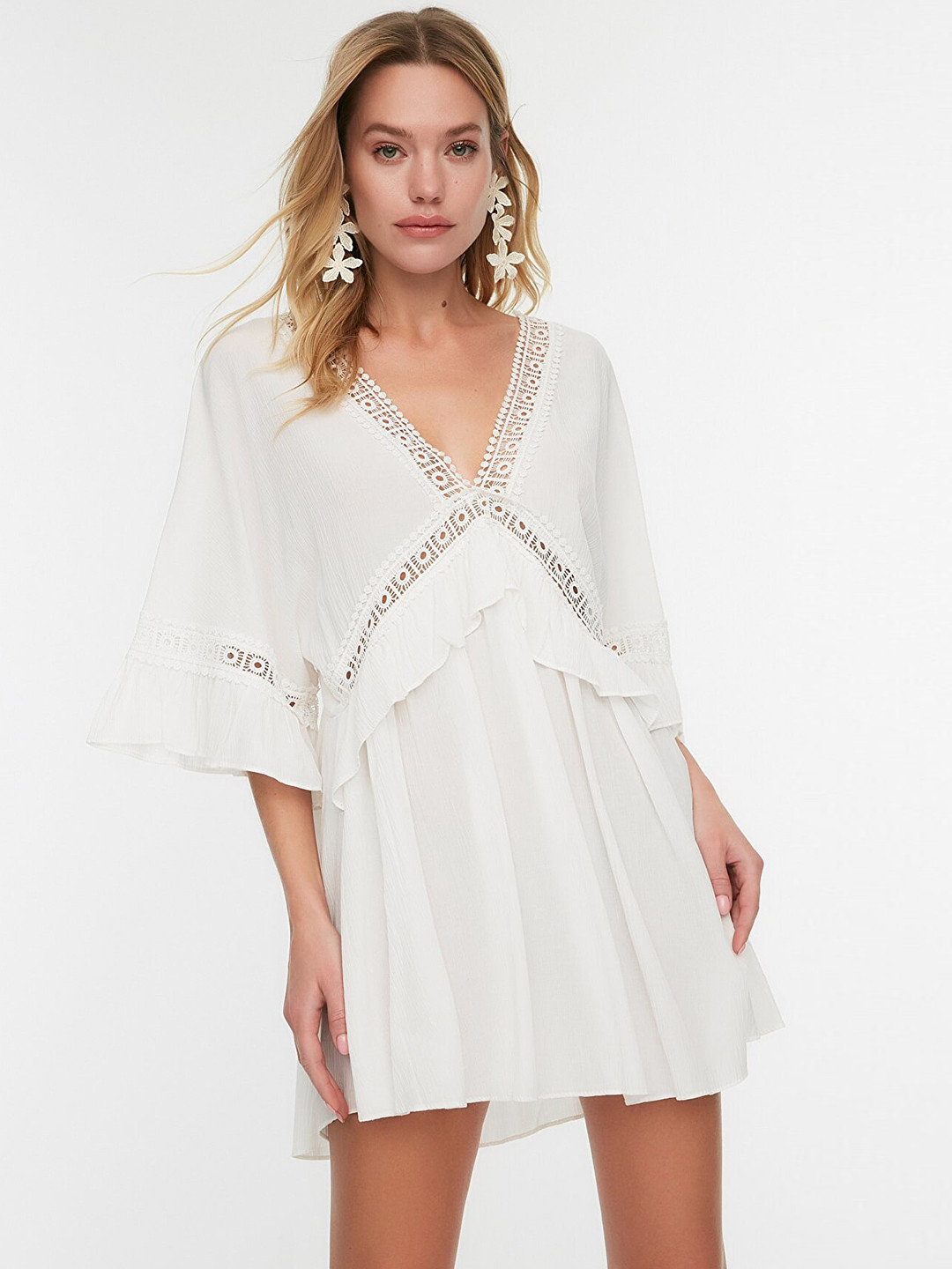 Trendyol White Solid Tie-Up Beach A-Line Dress