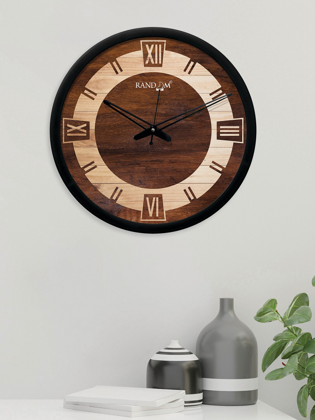 RANDOM Brown Plastic Large Display Round Battery Analogue Wall Clock-30cm