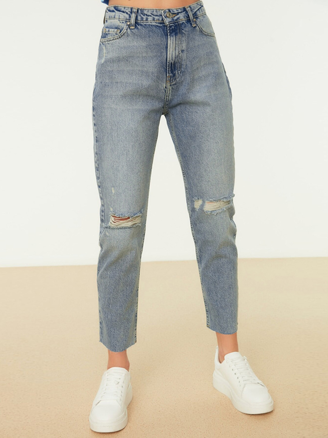Trendyol Women Blue Low Distress Light Fade Stretchable Jeans
