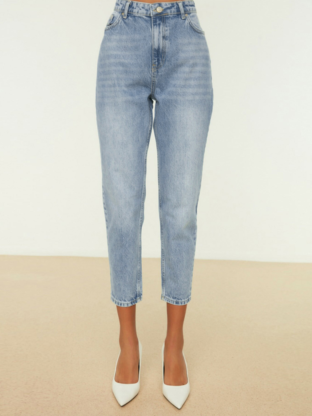 Trendyol Women Blue High-Rise Mom Fit Light Fade Cropped Pure Cotton Jeans
