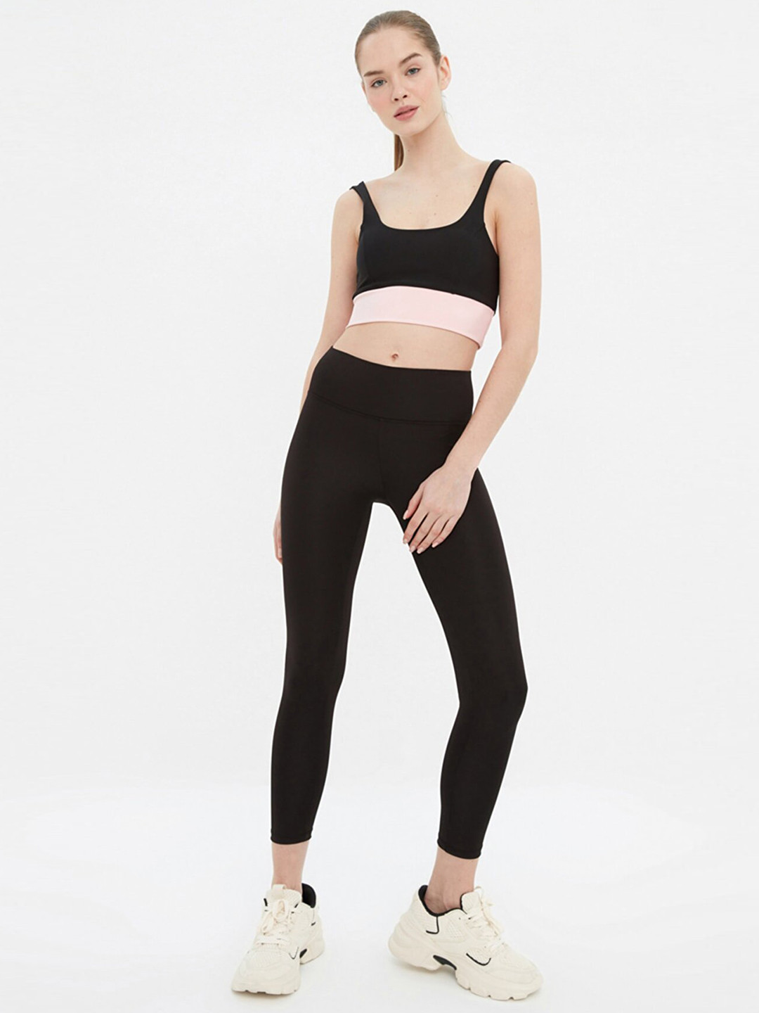 Trendyol Women Black Solid Tights