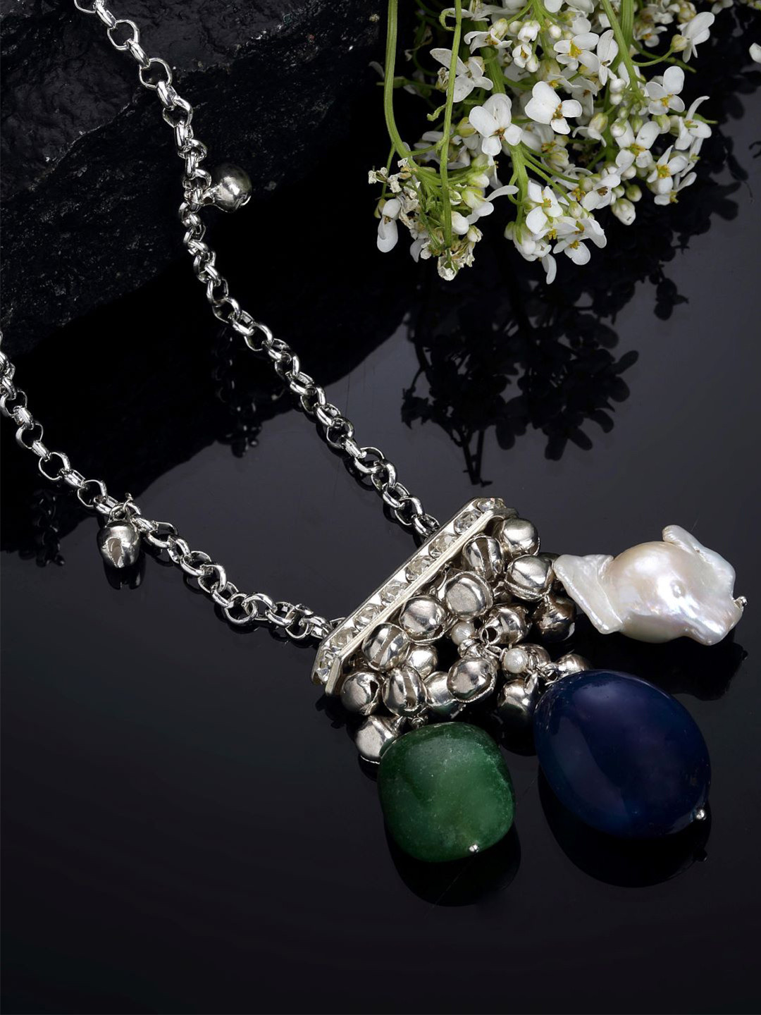 DUGRISTYLE Green & Silver-Toned Copper Handcrafted Necklace