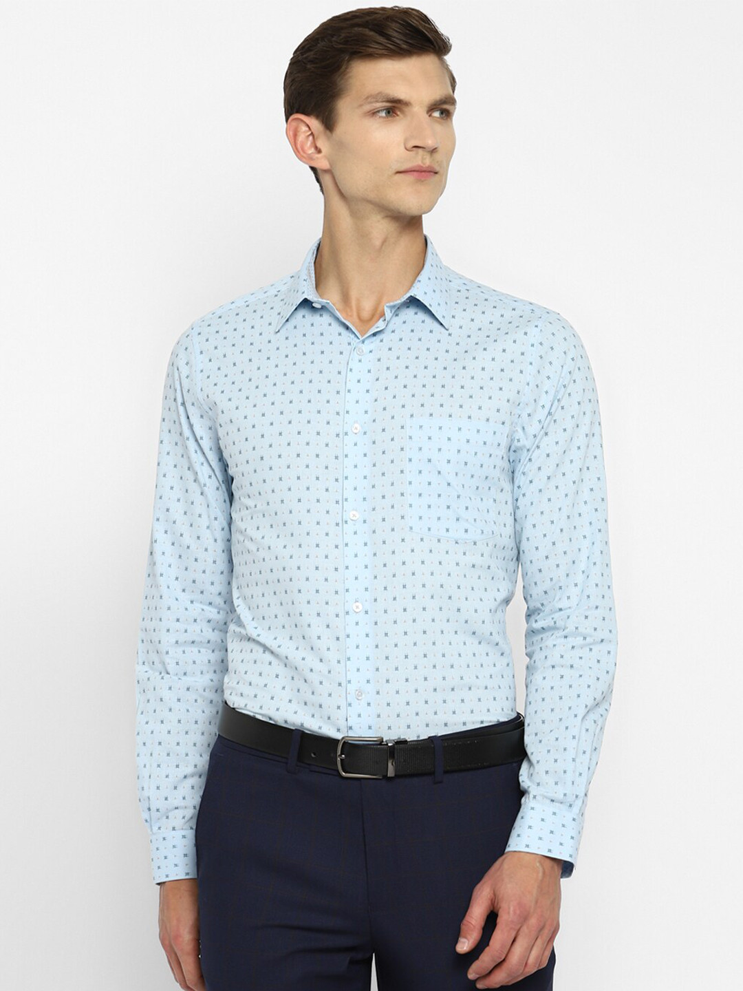 Turtle Men Blue Slim Fit Printed Casual Shirt