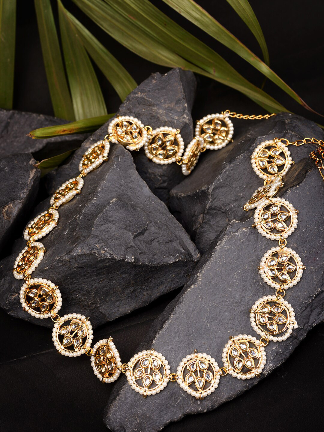 Saraf RS Jewellery Gold-Plated Kemp Stone Studded Pearl Beaded Kamarbandh