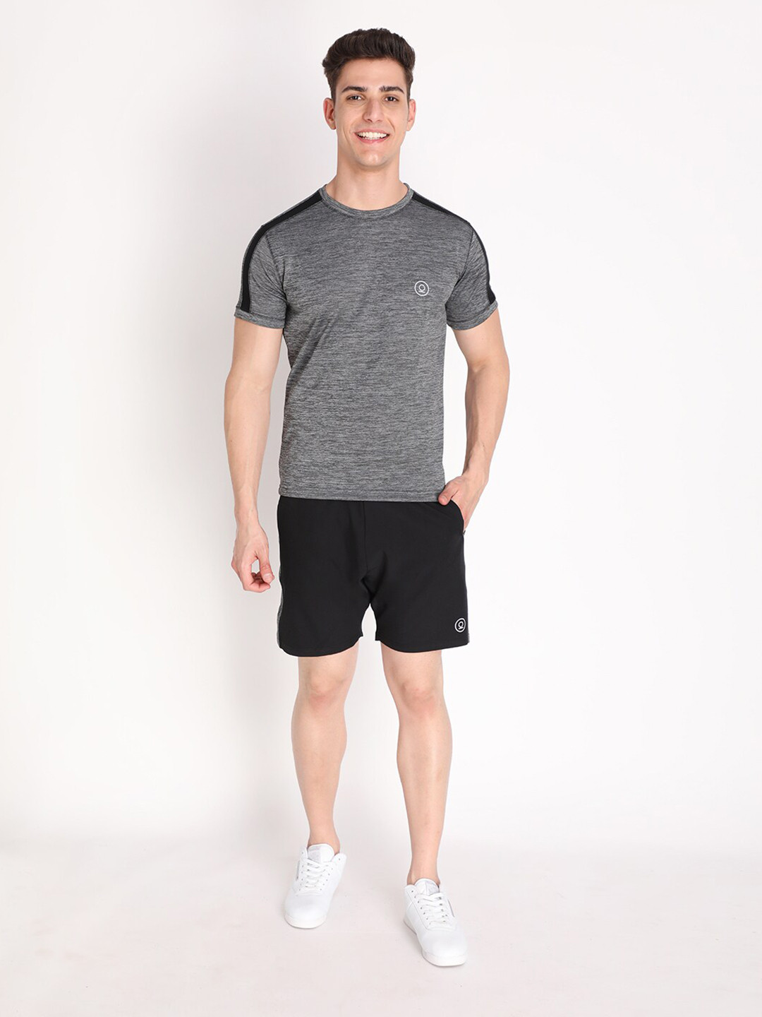 CHKOKKO Men Grey & Black Solid Sports Workout Co-Ords Set