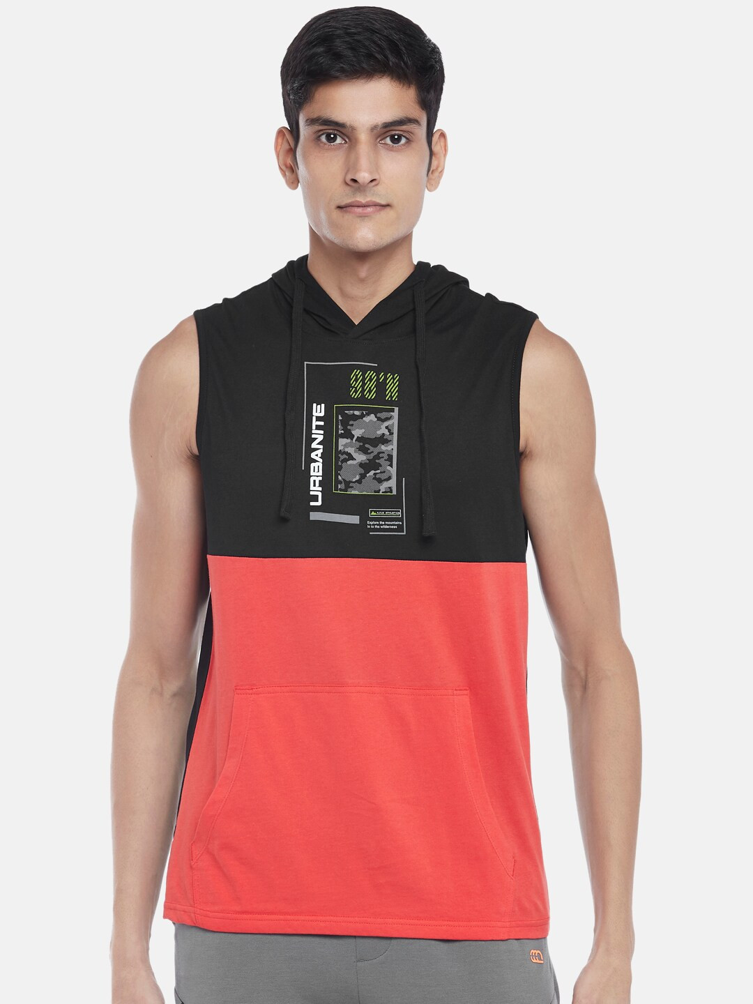 Ajile by Pantaloons Men Red & Black Colourblocked Hooded Slim Fit Cotton T-shirt
