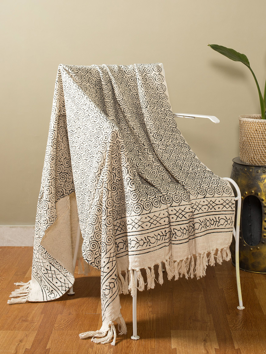 HANDICRAFT PALACE Beige & Black Printed Cotton Sofa Couch Throw