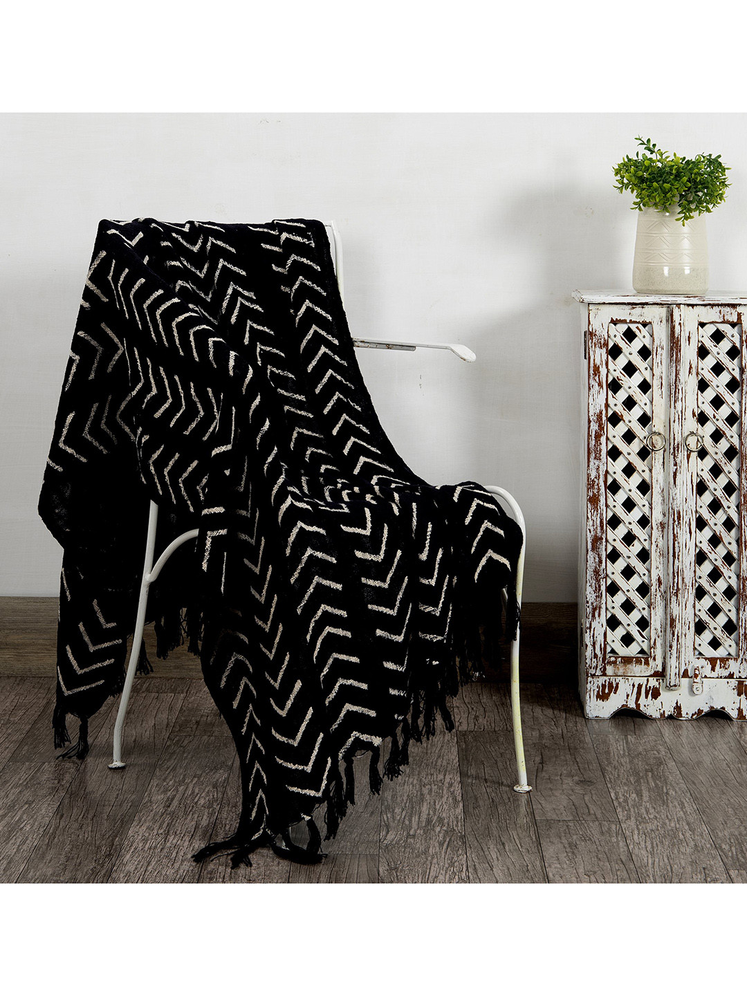 HANDICRAFT PALACE Black & White Hand-Block Printed Cotton Throw